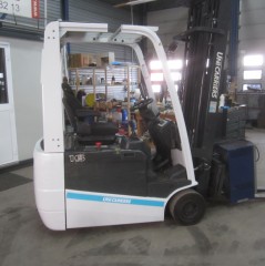 Heftruck Nissan  16Q, elektrisch, triplomast, side shift. 3