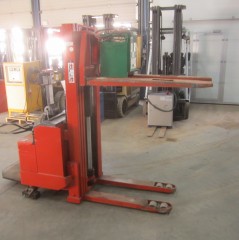 Stapelaar BT elektrisch. Model LSV 1250. 2