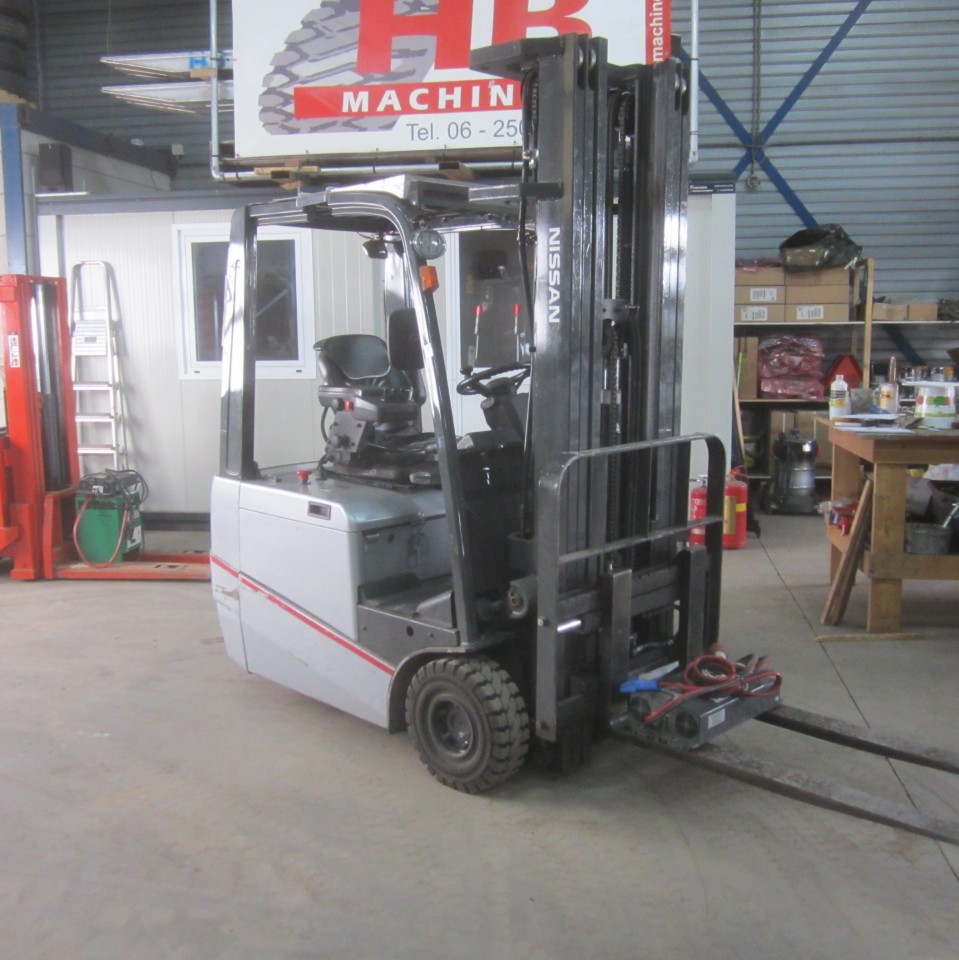 Nissan 1N1L18Q, heftruck elektrisch, triplomast, side shift. 1