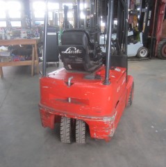 Linde E15, heftruck elektrisch, triplomast, side shift. 3